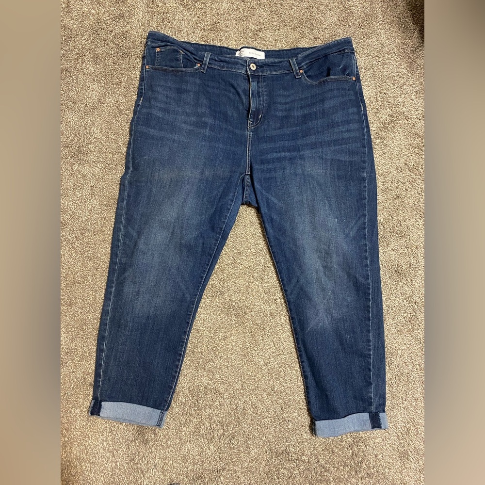 Like new signature by Levi’s capris